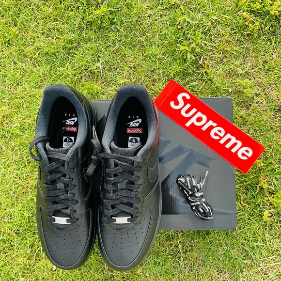 Nike Air Force 1 Supreme - Picture 7 of 7